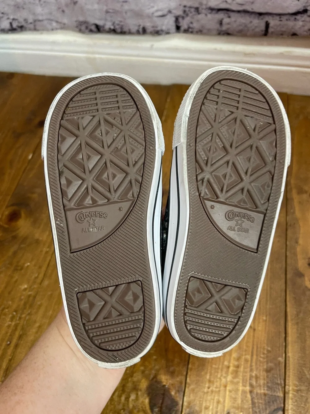 Converse size black